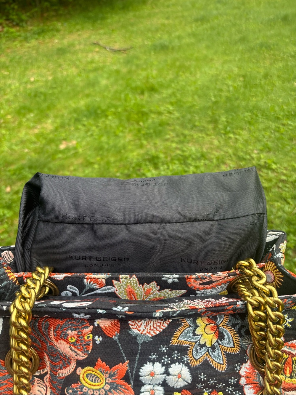 Kurt Geiger Embroidered Shoulder Bag - Picture 10 of 17